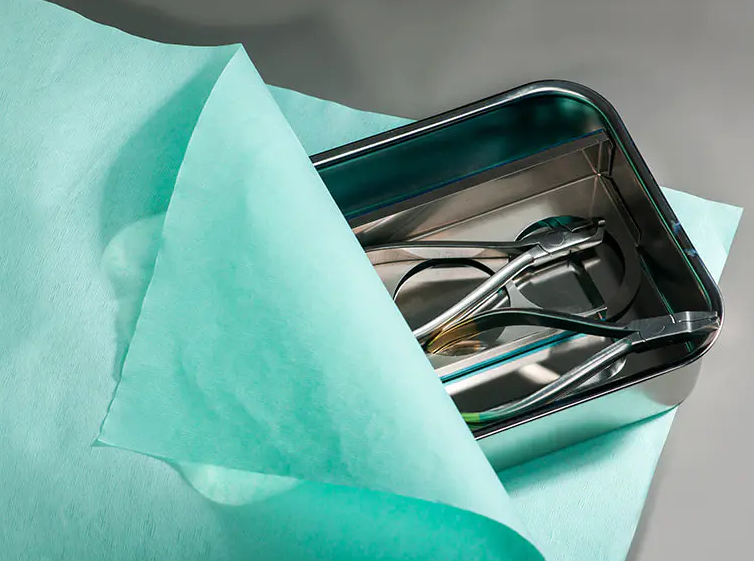 จากการผลิตสู่คลินิก: บทบาทของกระดาษเครปทางการแพทย์ในห่วงโซ่อุปทานทางการแพทย์